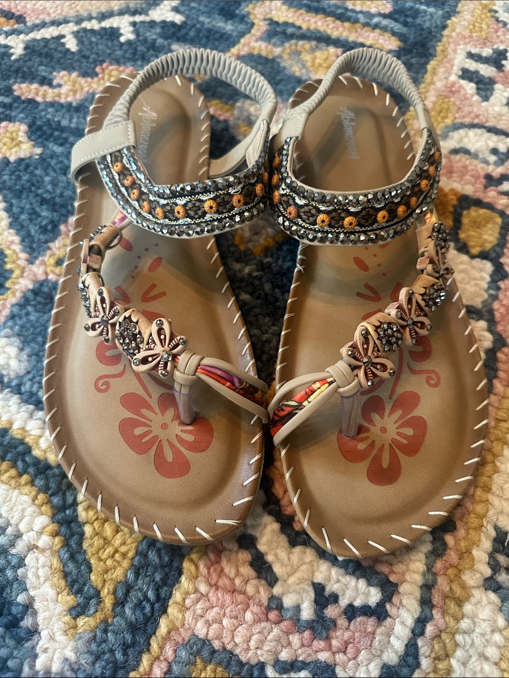 Ablanczoom Beaded Floral Toe Ring Style Sandals in Tan